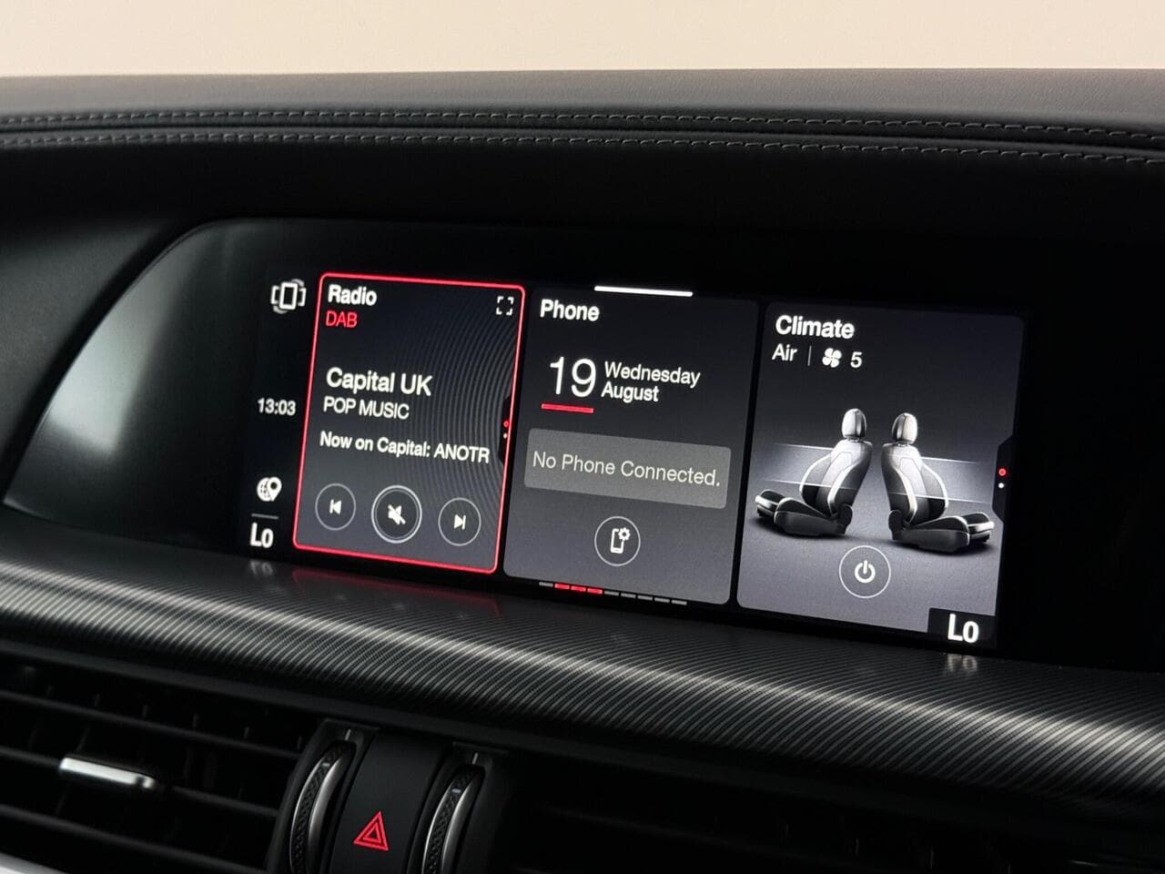 Alfa Romeo Stelvio thumbnail Infotainment System