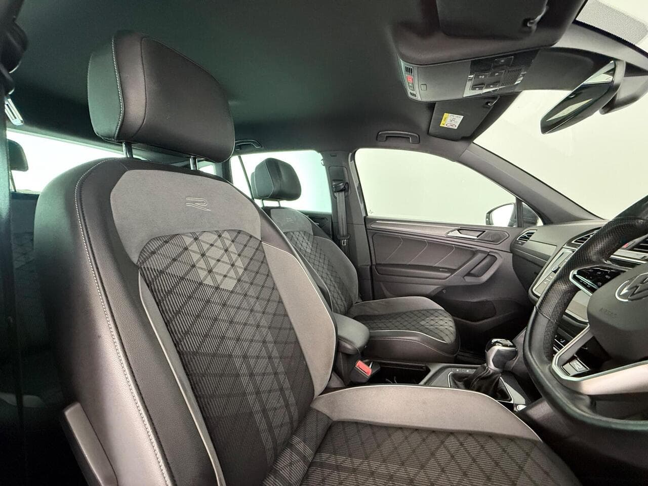 Volkswagen Tiguan thumbnail Seat Driver