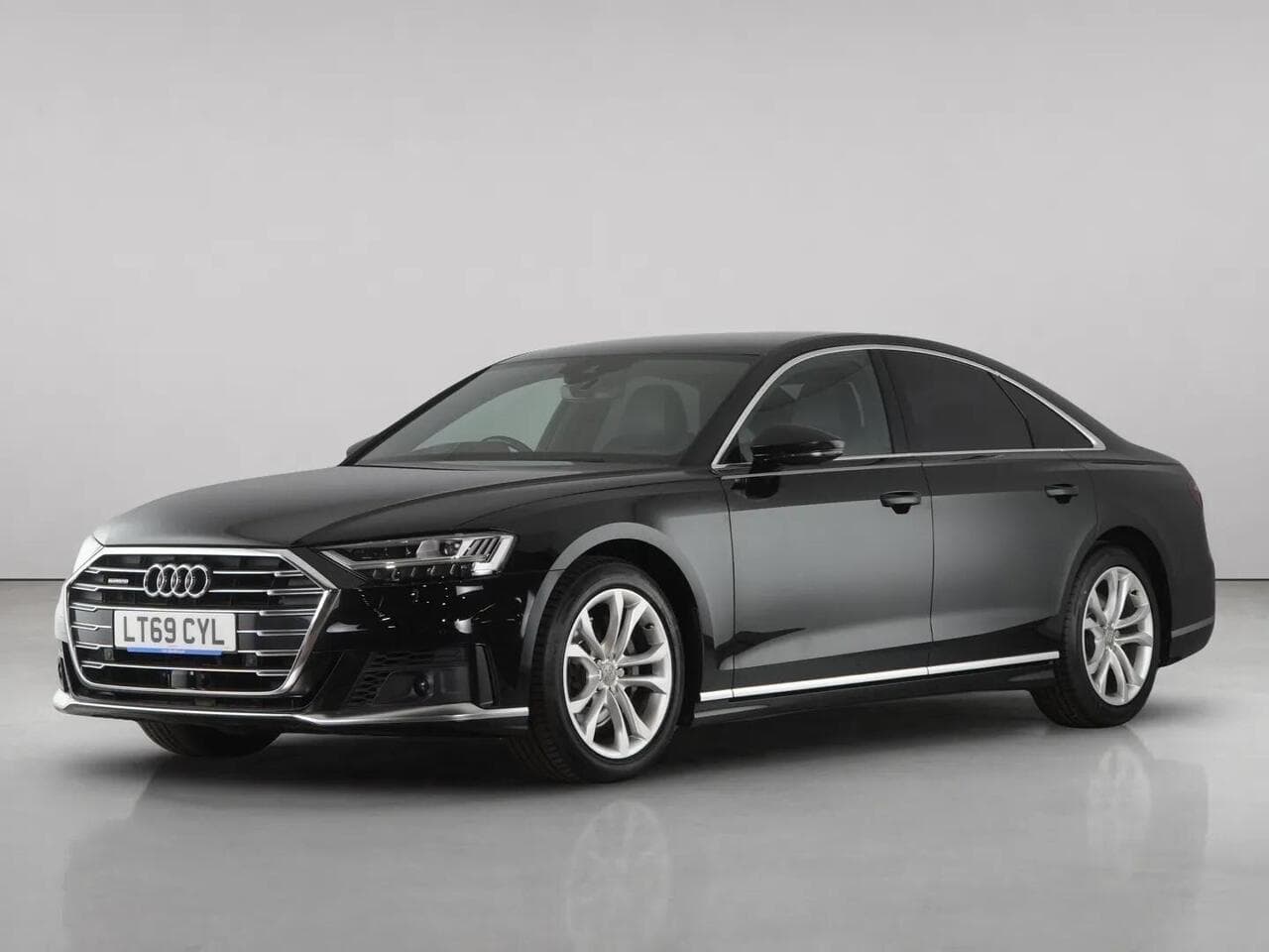 Audi A8 thumbnail Front Left