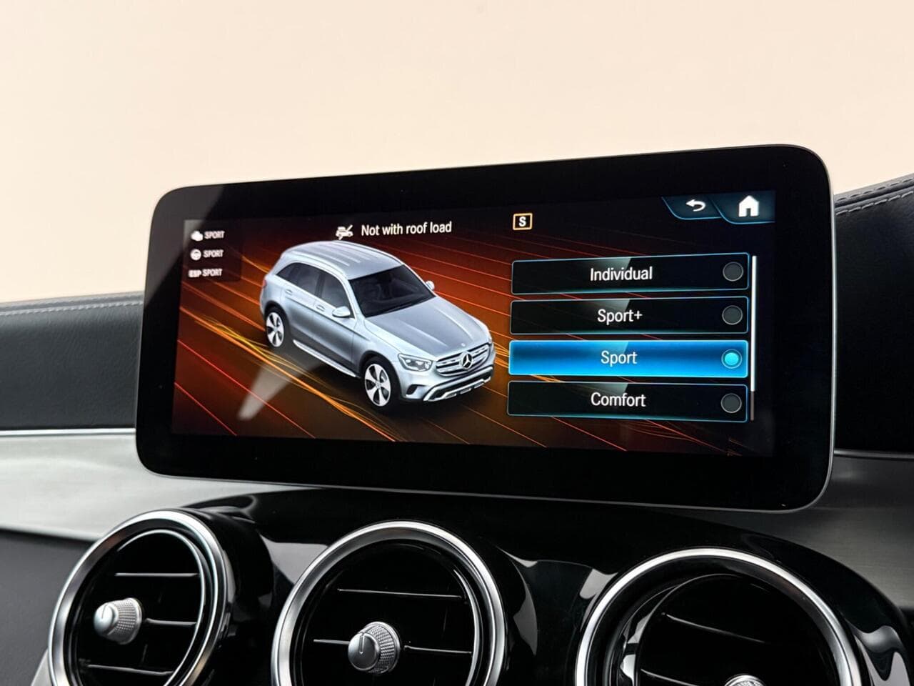 Mercedes-Benz GLC thumbnail Infotainment System