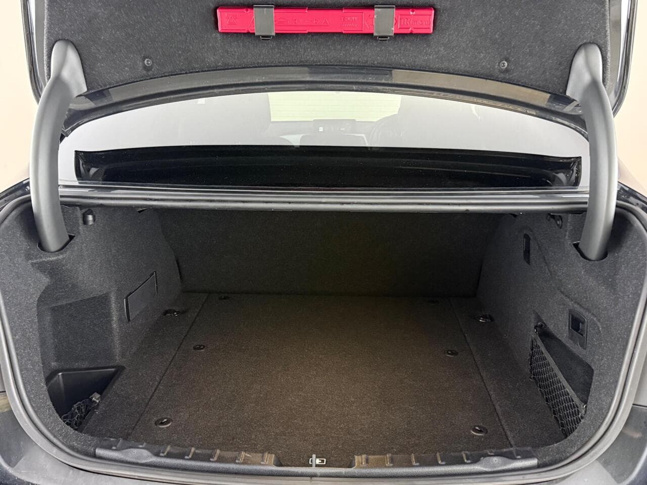 BMW 3 Series thumbnail Boot