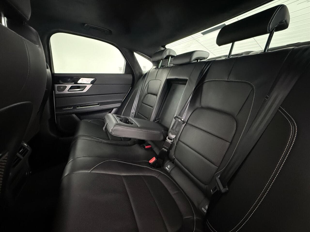 Jaguar XF thumbnail Seats Rear