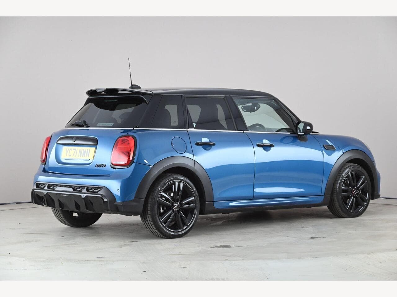 MINI Hatch thumbnail Rear Right