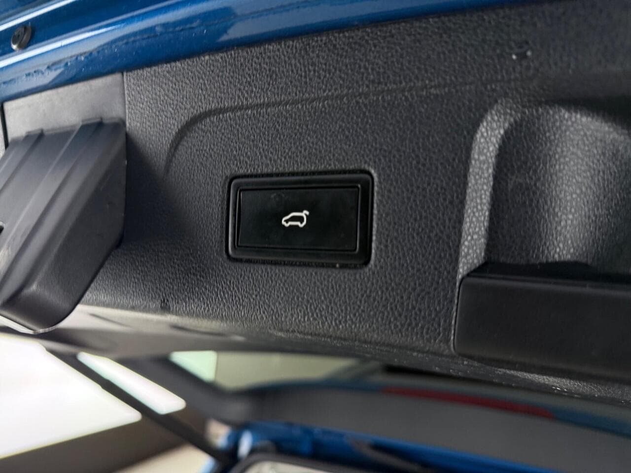 Volkswagen Touran thumbnail Misc Controls