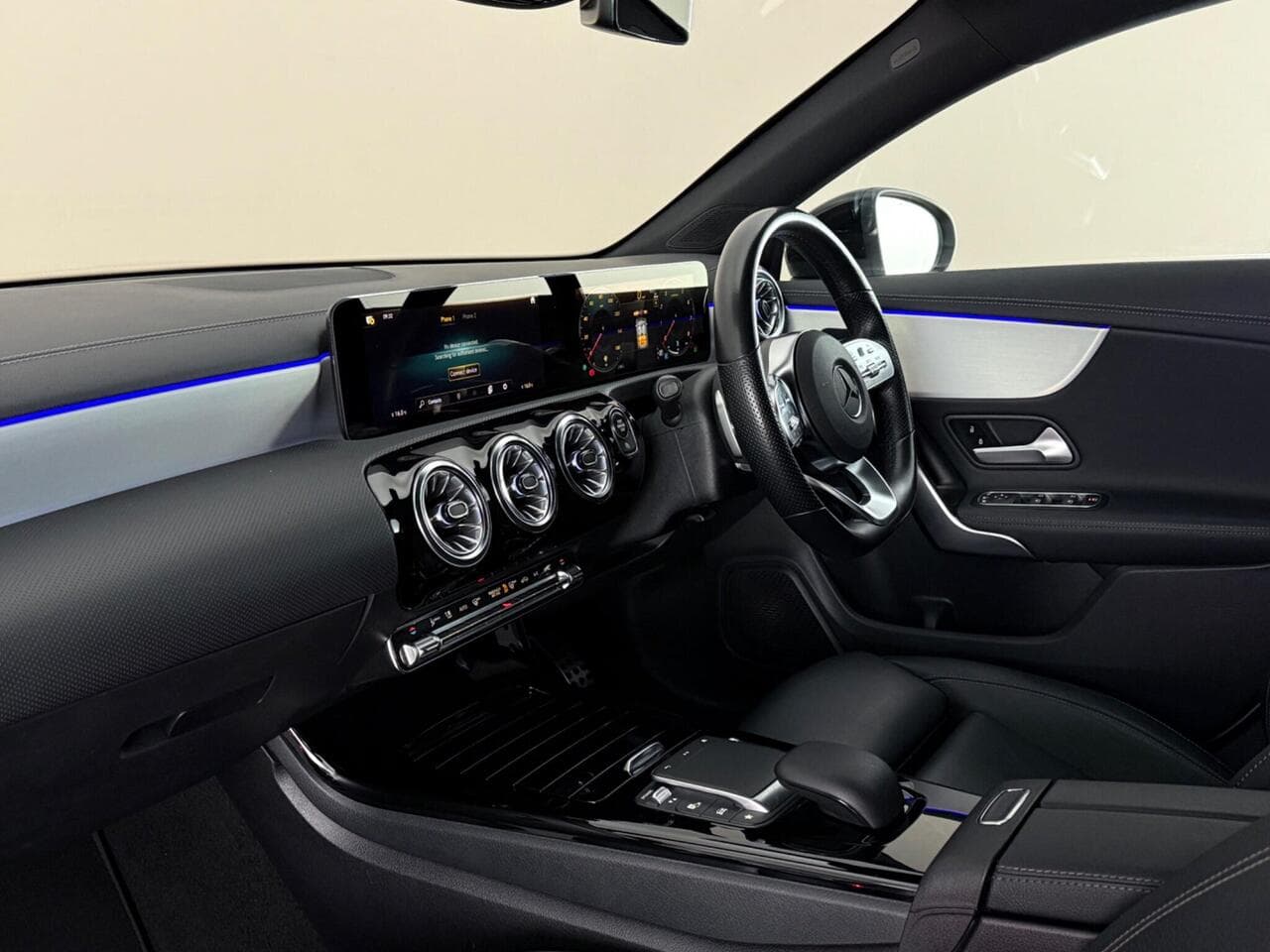 Mercedes-Benz CLA thumbnail Interior Front