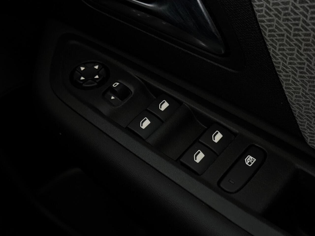 Citroen C4 thumbnail Misc Controls