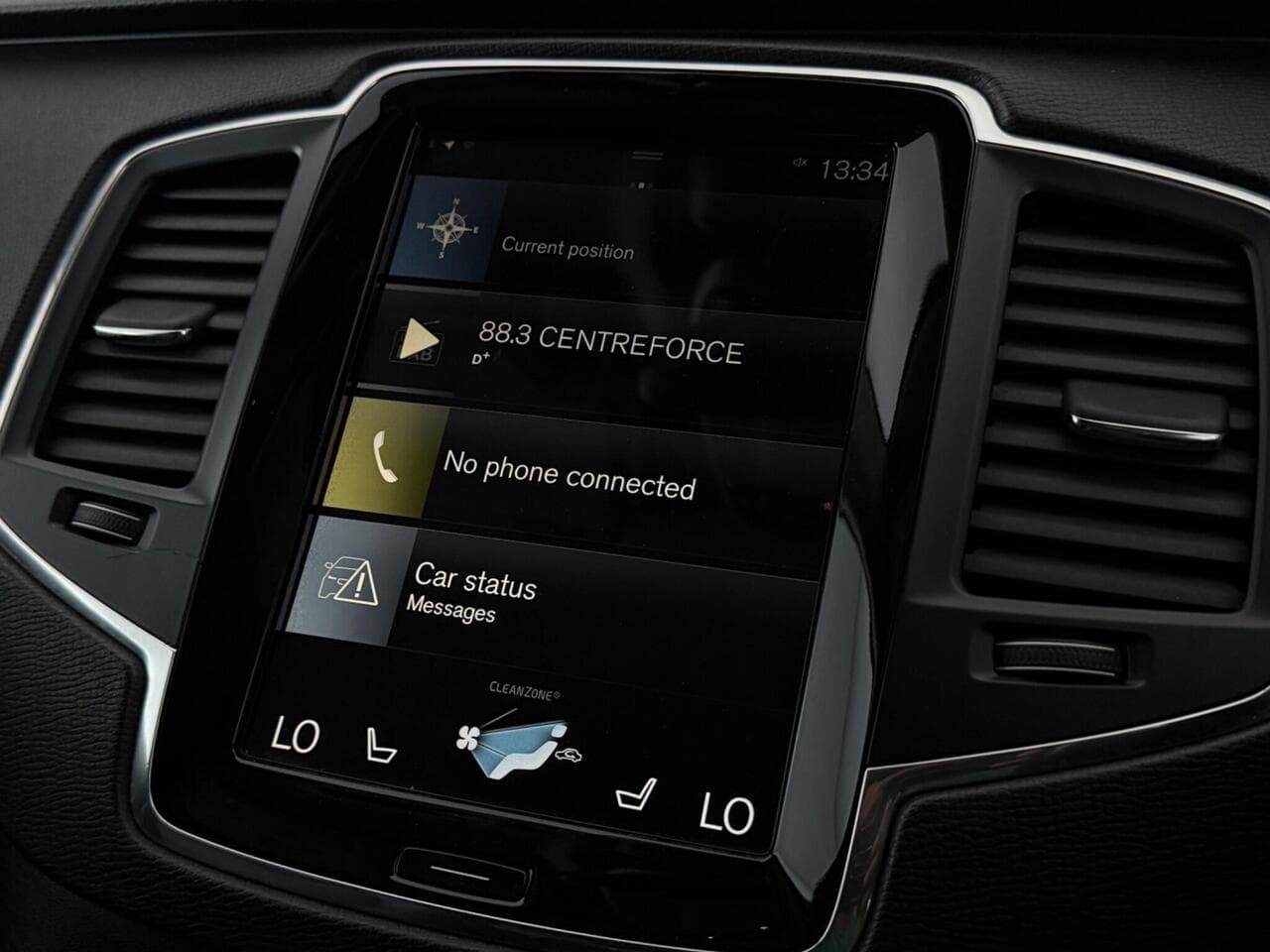 Volvo XC90 thumbnail Infotainment System