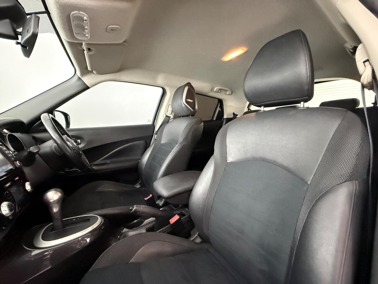 Nissan Juke thumbnail Seat Front Passenger