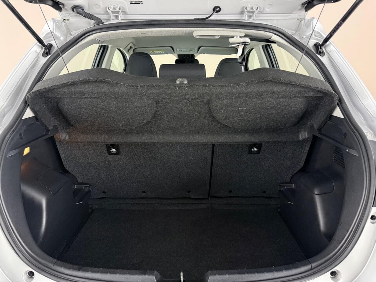 Toyota Yaris thumbnail Boot