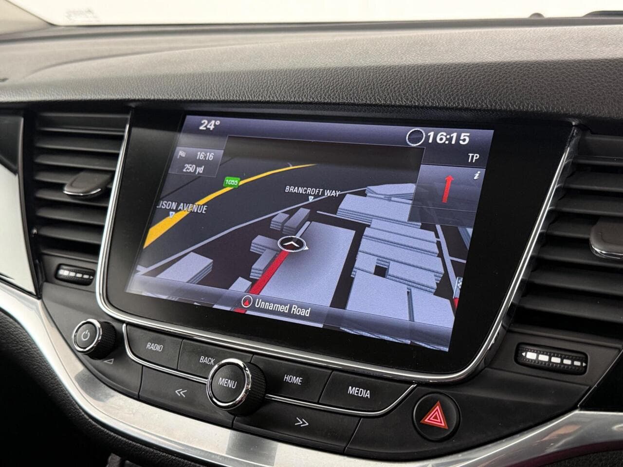 Vauxhall Astra thumbnail Infotainment System