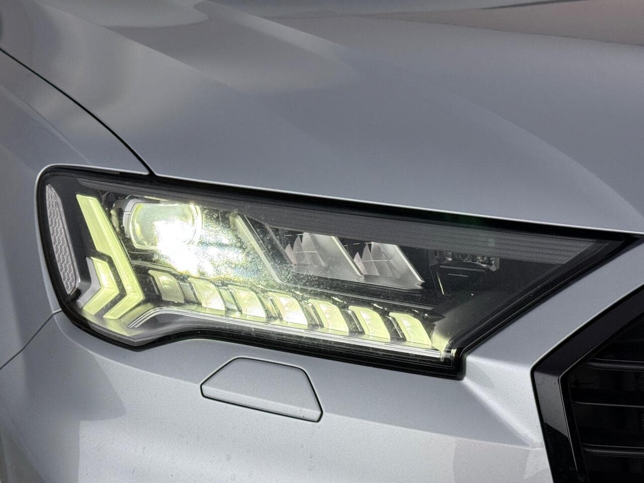 Audi Q7 thumbnail Lights Front