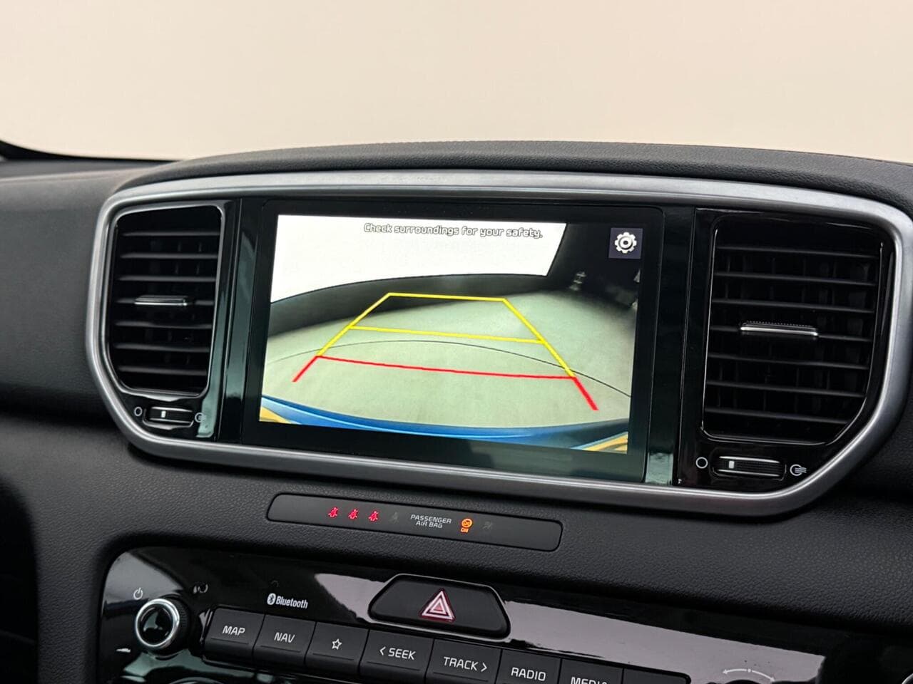 Kia Sportage thumbnail Infotainment System