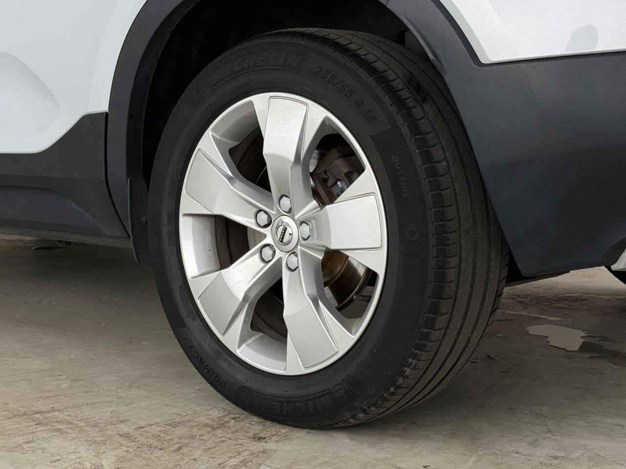 Volvo XC40 thumbnail Wheel