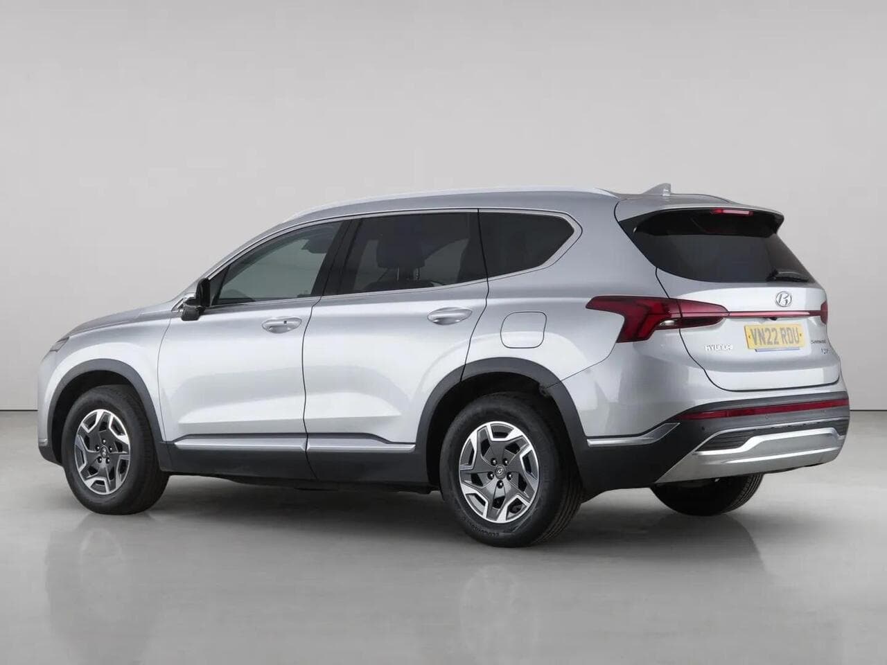Hyundai Santa Fe thumbnail Rear Left