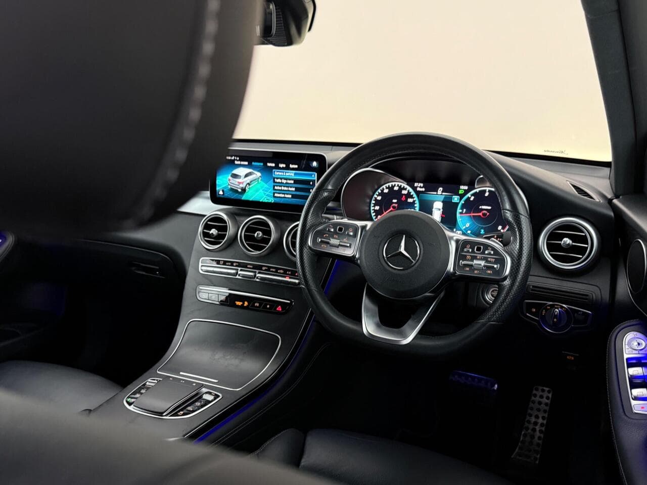 Mercedes-Benz GLC thumbnail Interior Front