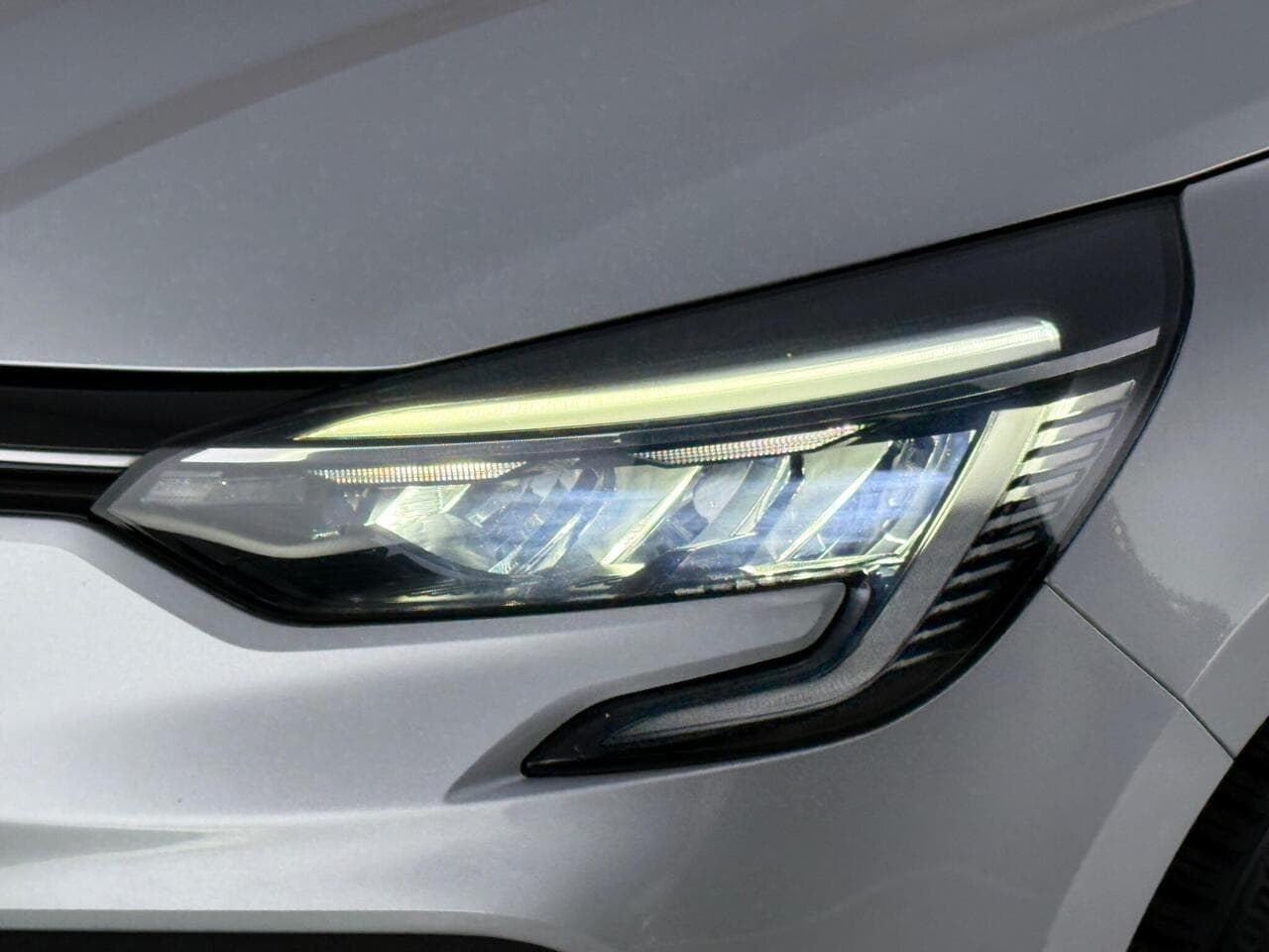 Renault Clio thumbnail Lights Front