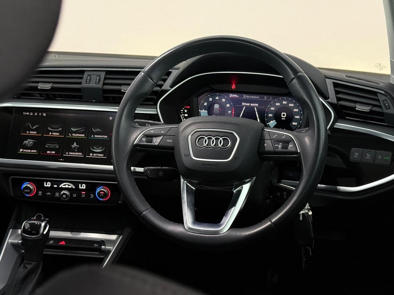 Audi Q3 thumbnail Steering Wheel