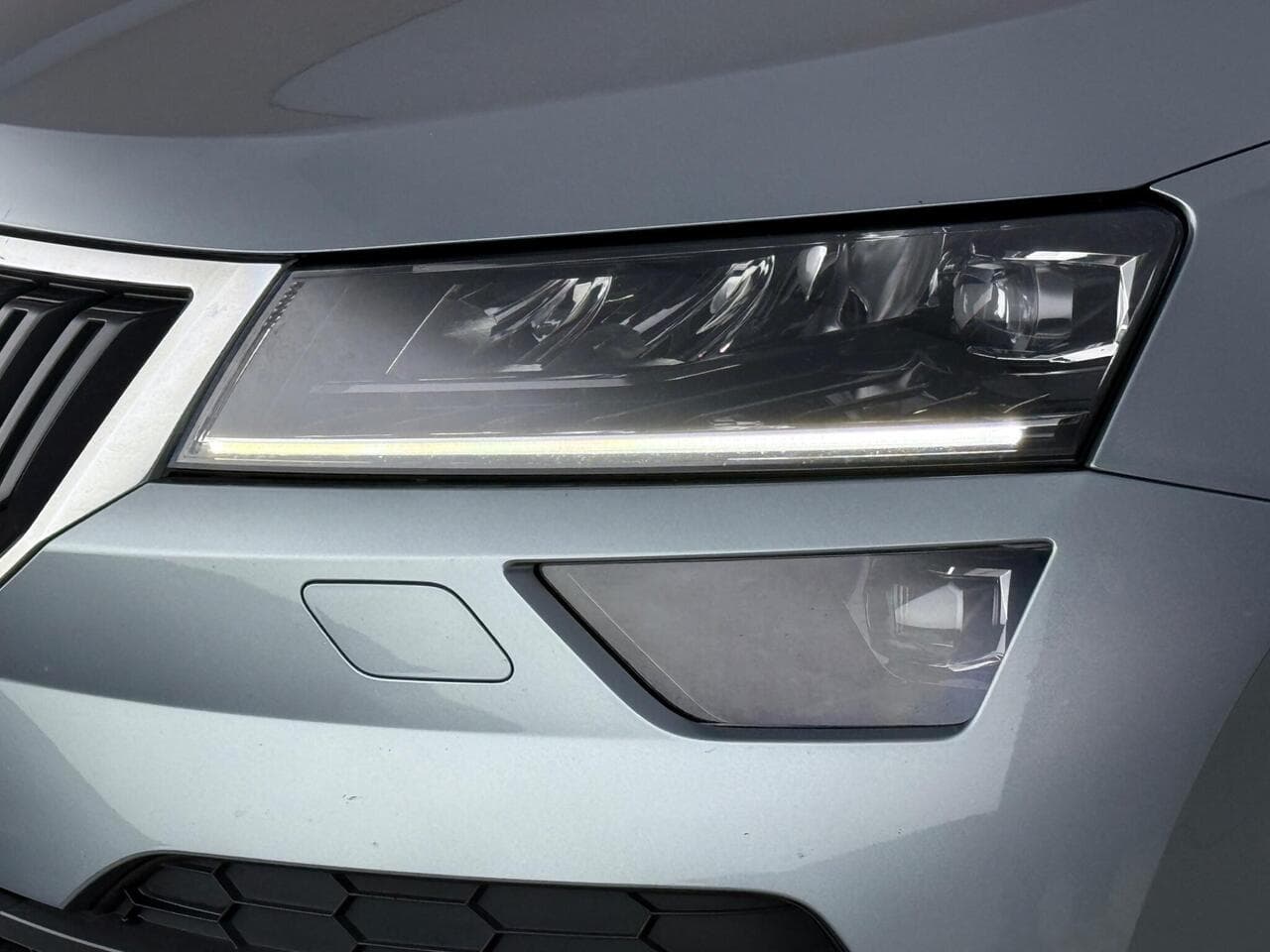 Skoda Karoq thumbnail Lights Front