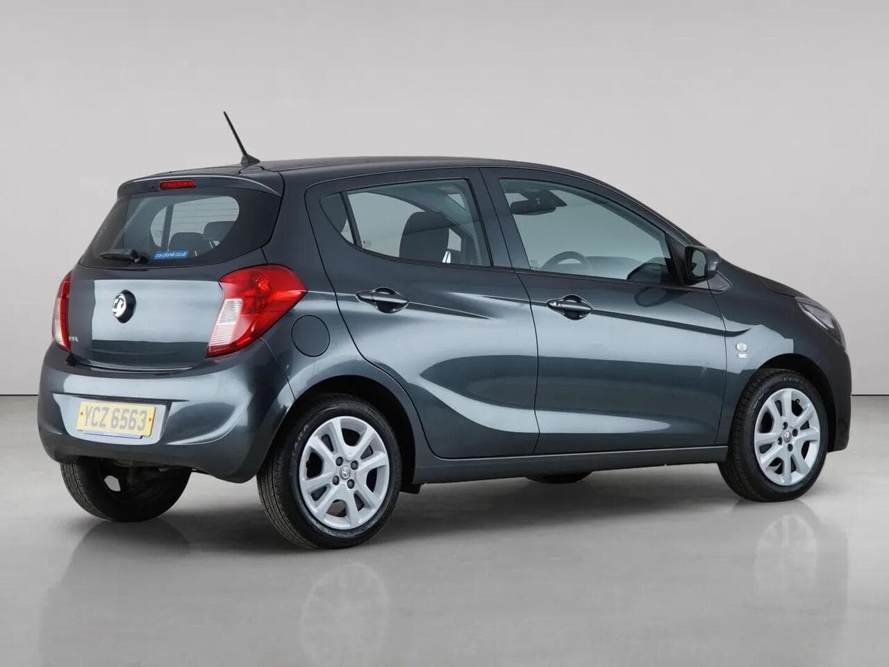 Vauxhall Viva thumbnail Front Right