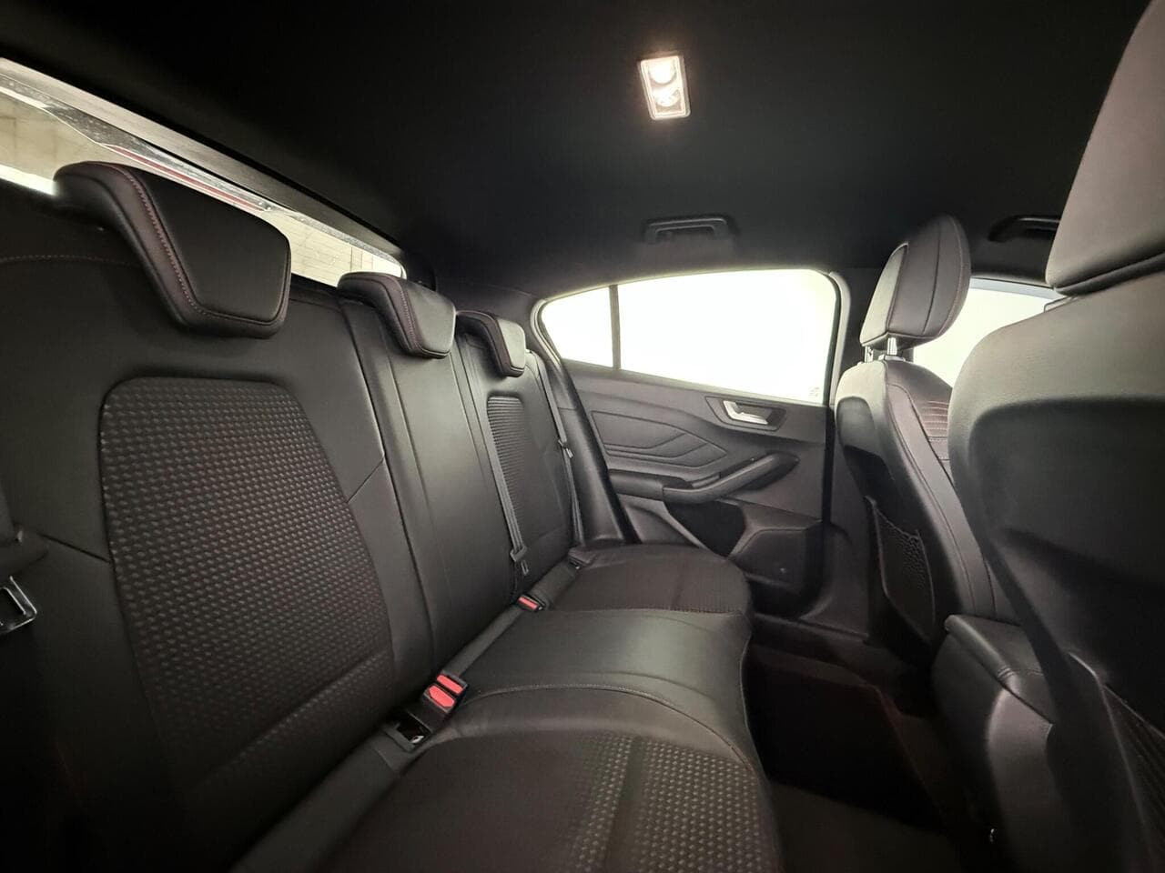 Ford Focus thumbnail Seats Rear