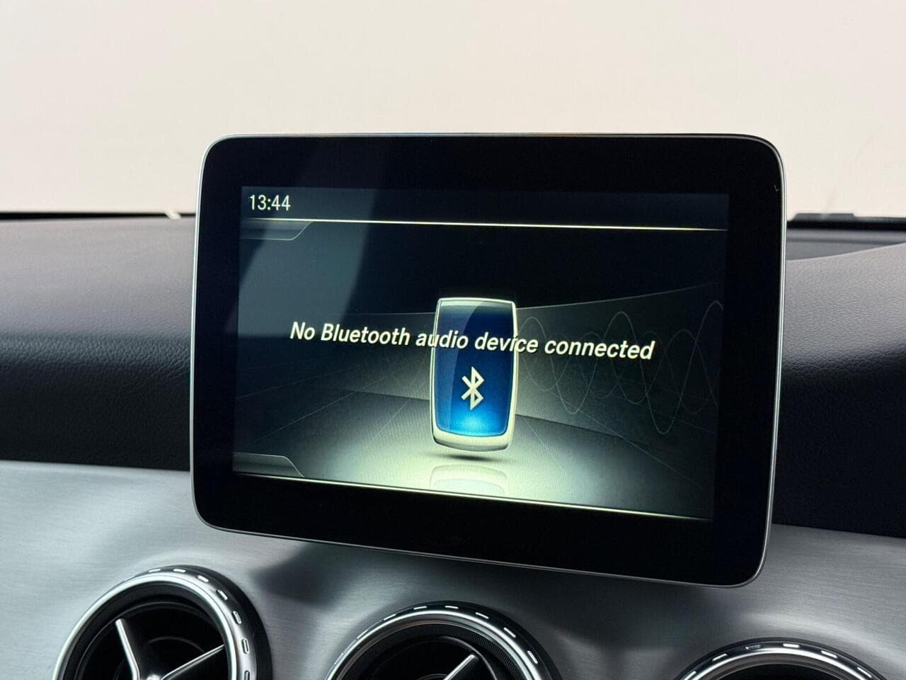 Mercedes-Benz GLA thumbnail Infotainment System