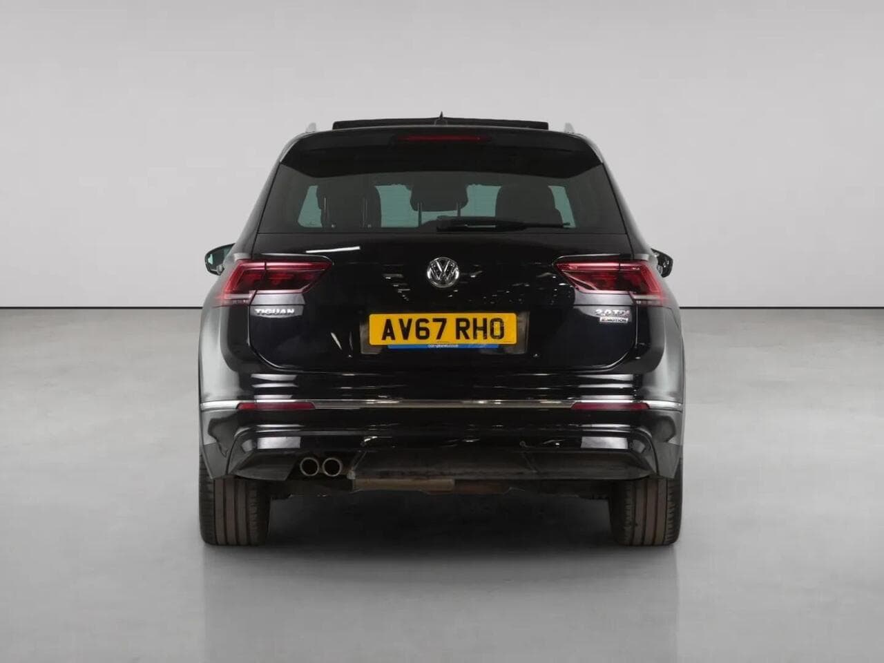 Volkswagen Tiguan thumbnail Rear