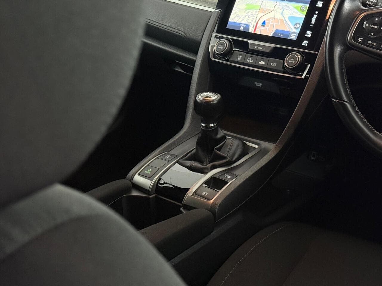 Honda Civic thumbnail Interior Front