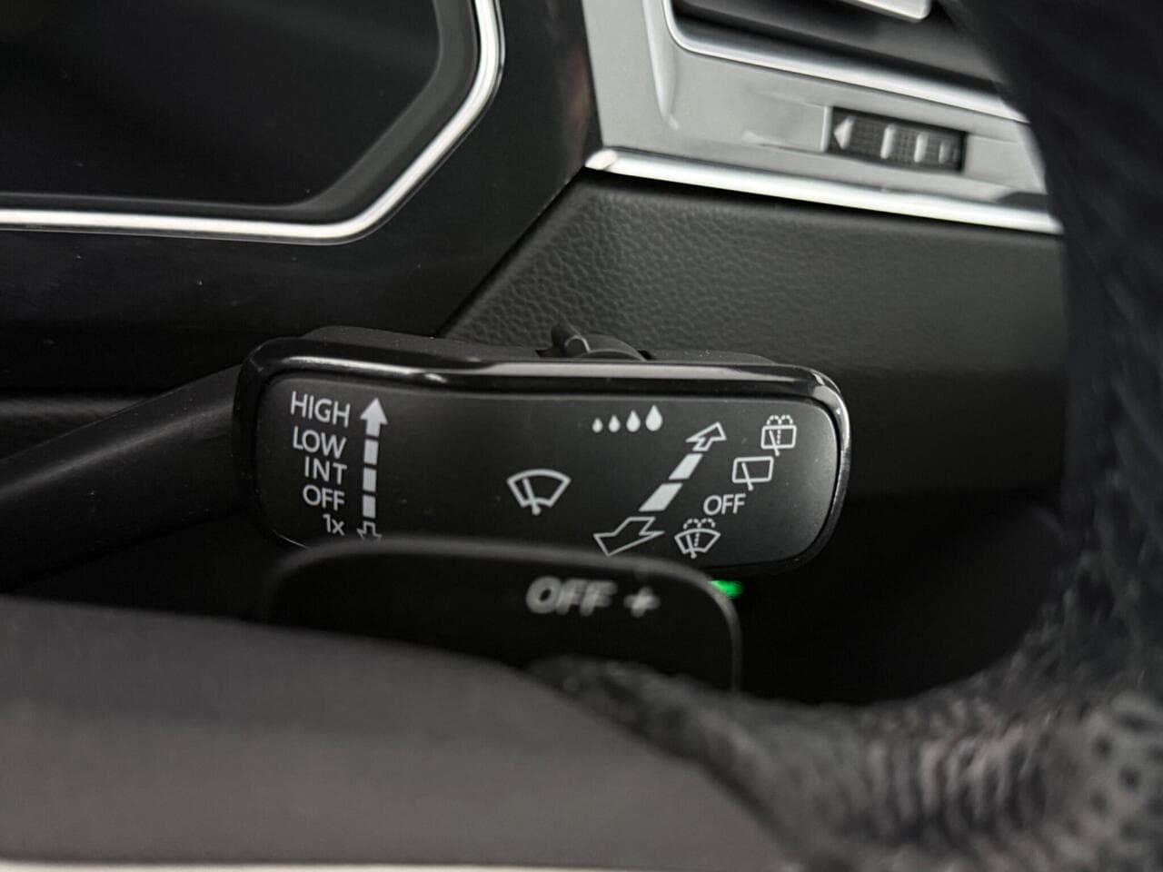Volkswagen Tiguan thumbnail Misc Controls