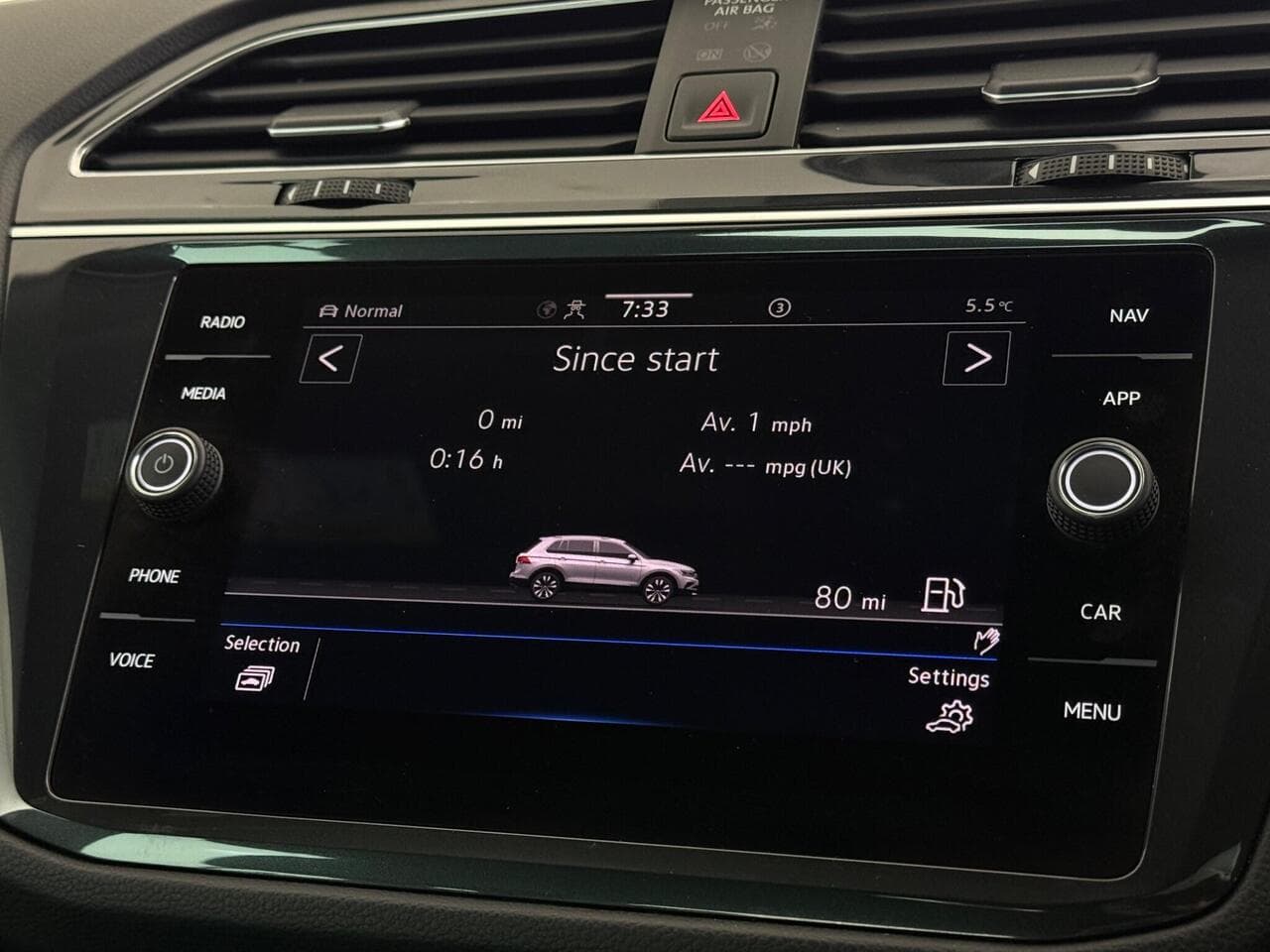 Volkswagen Tiguan thumbnail Infotainment System
