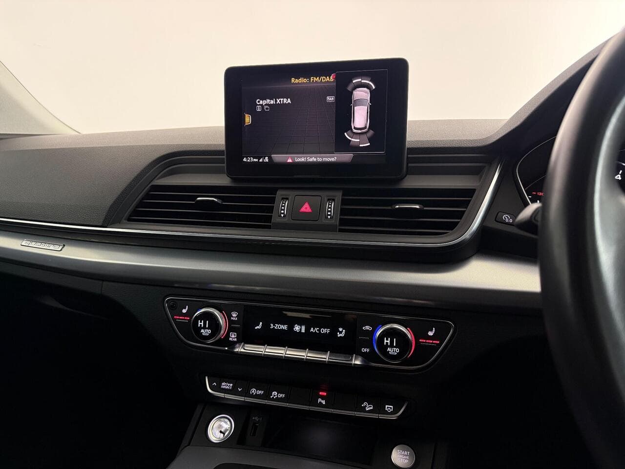 Audi Q5 thumbnail Infotainment System