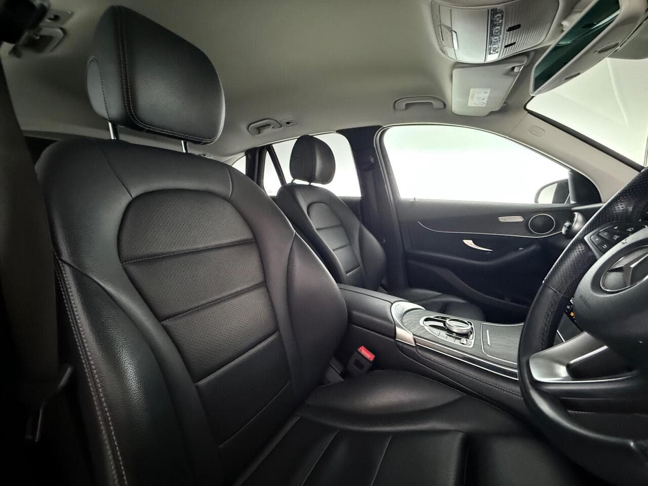 Mercedes-Benz GLC thumbnail Seat Driver