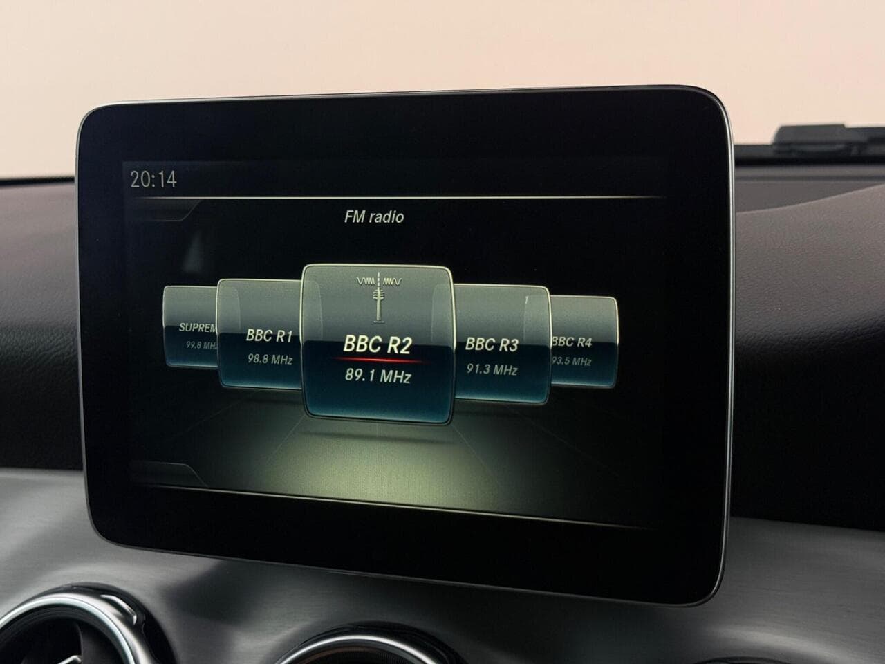Mercedes-Benz GLA thumbnail Infotainment System