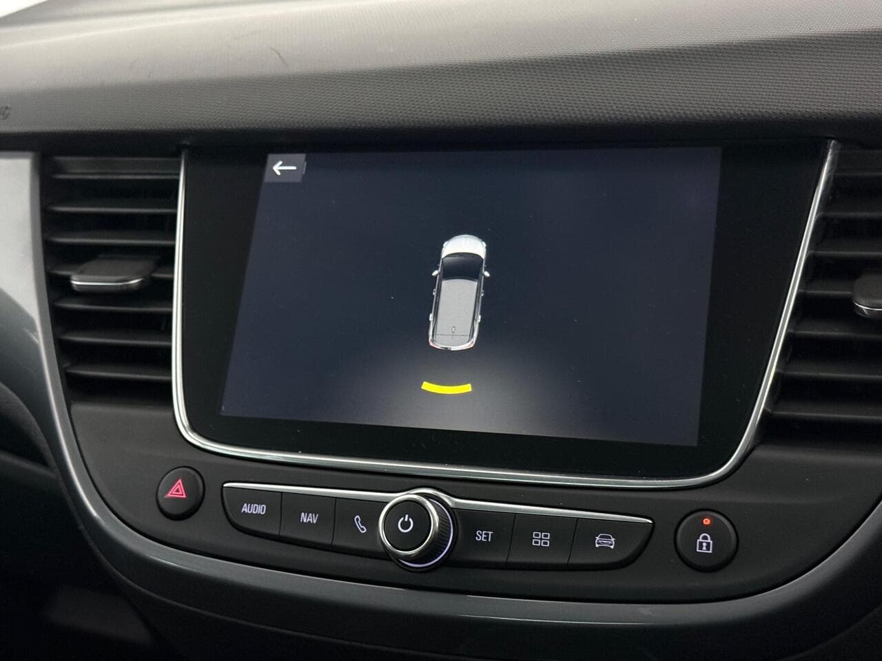 Vauxhall Crossland X thumbnail Infotainment System