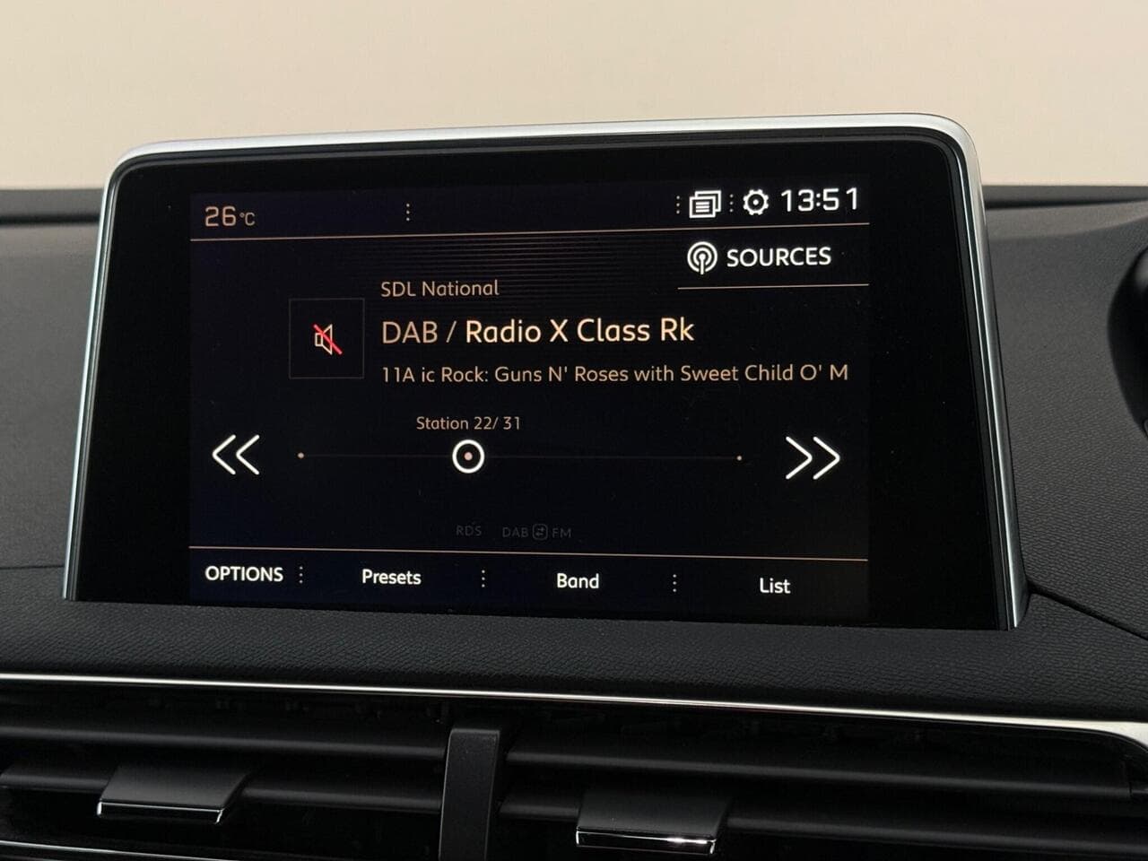 Peugeot 5008 thumbnail Infotainment System