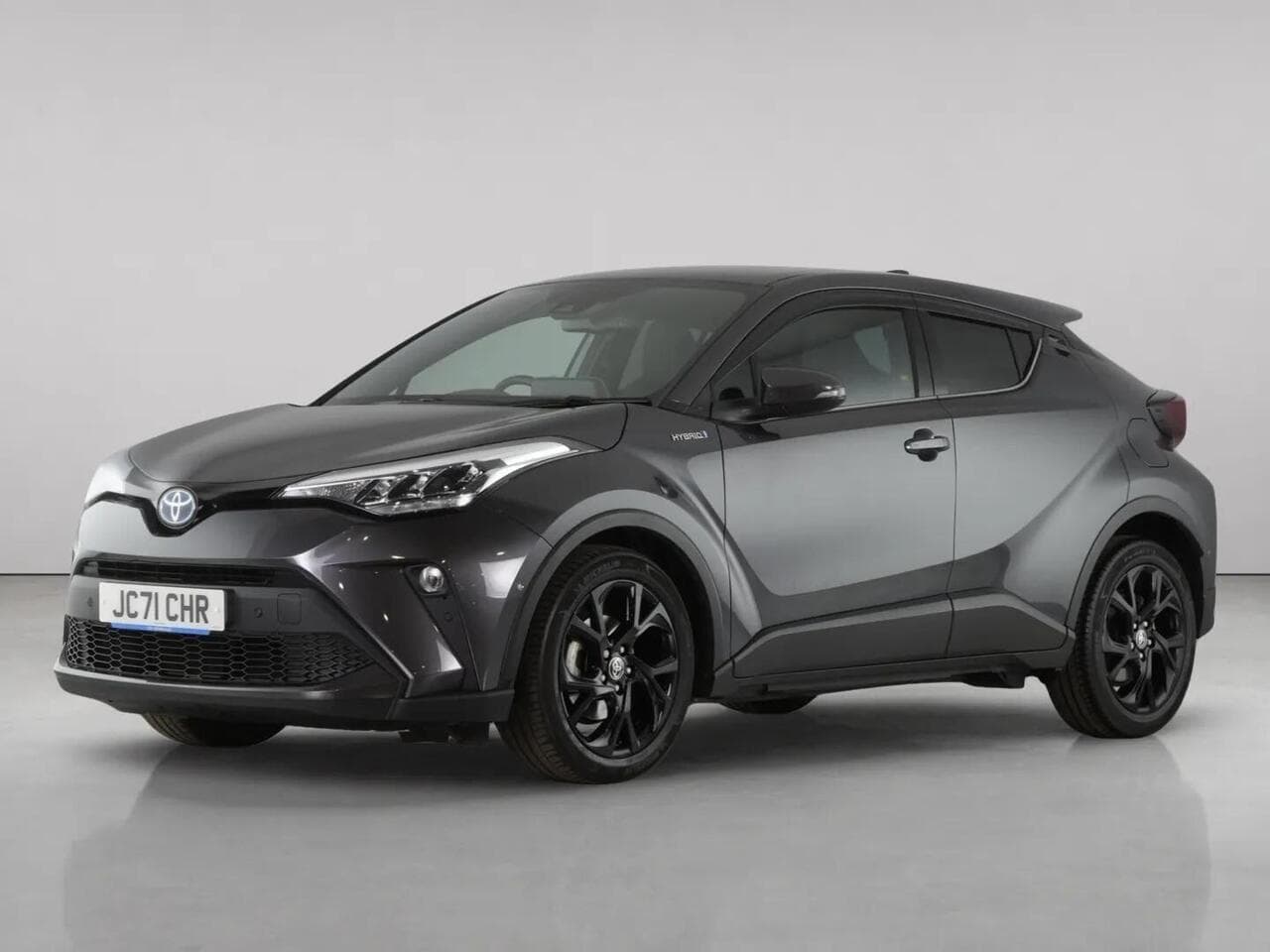 Toyota C-HR thumbnail Front Left