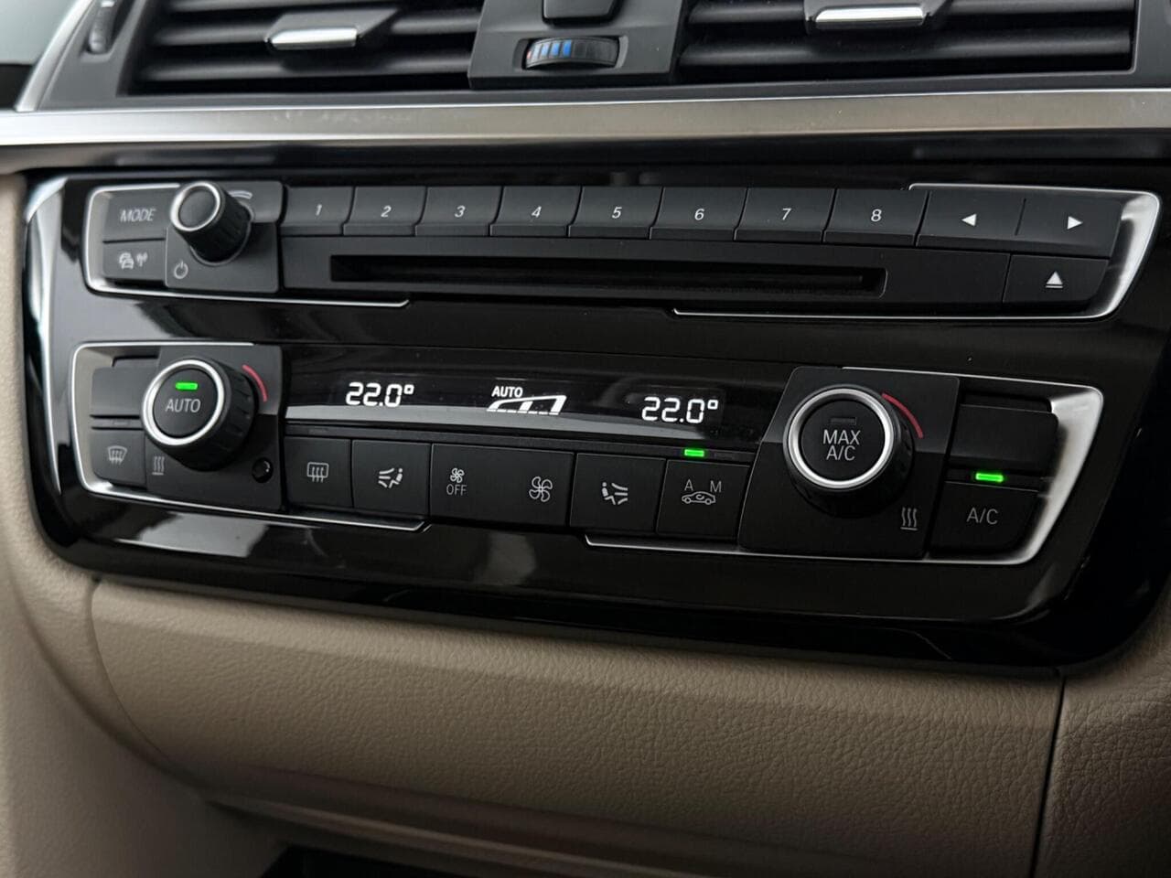 BMW 3 Series thumbnail Infotainment System