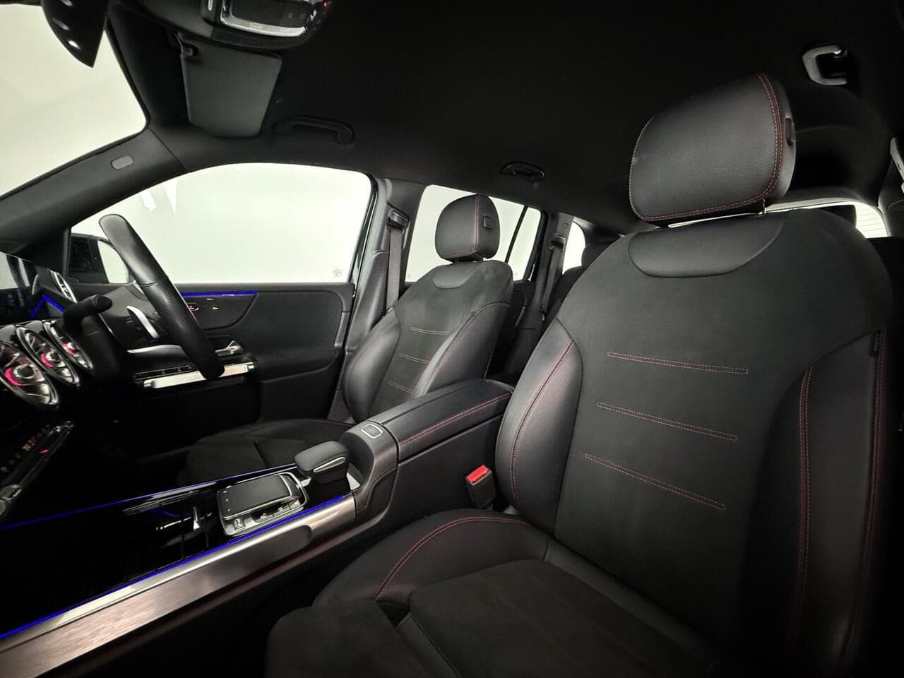 Mercedes-Benz GLB thumbnail Seat Front Passenger