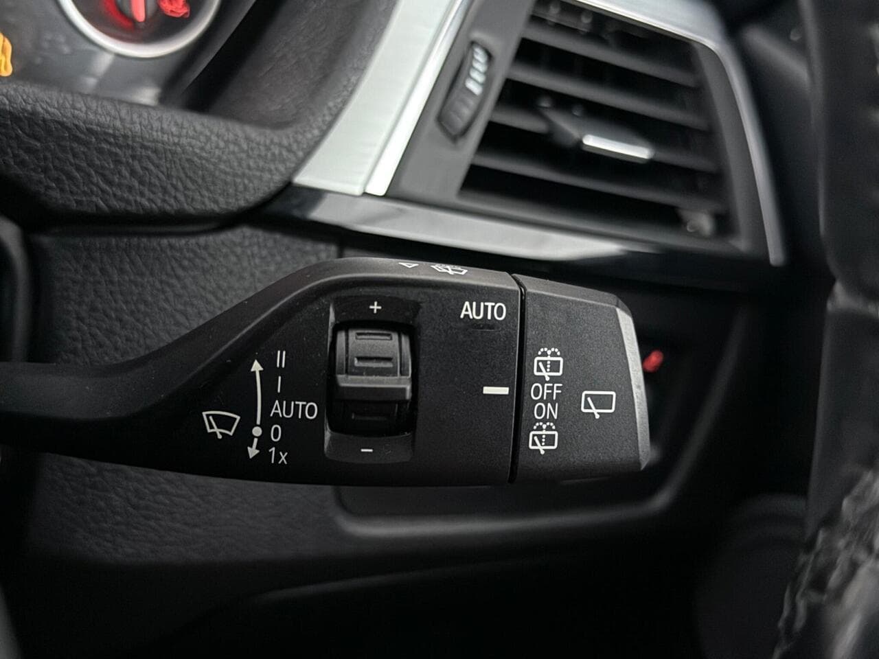 BMW 3 Series thumbnail Misc Controls