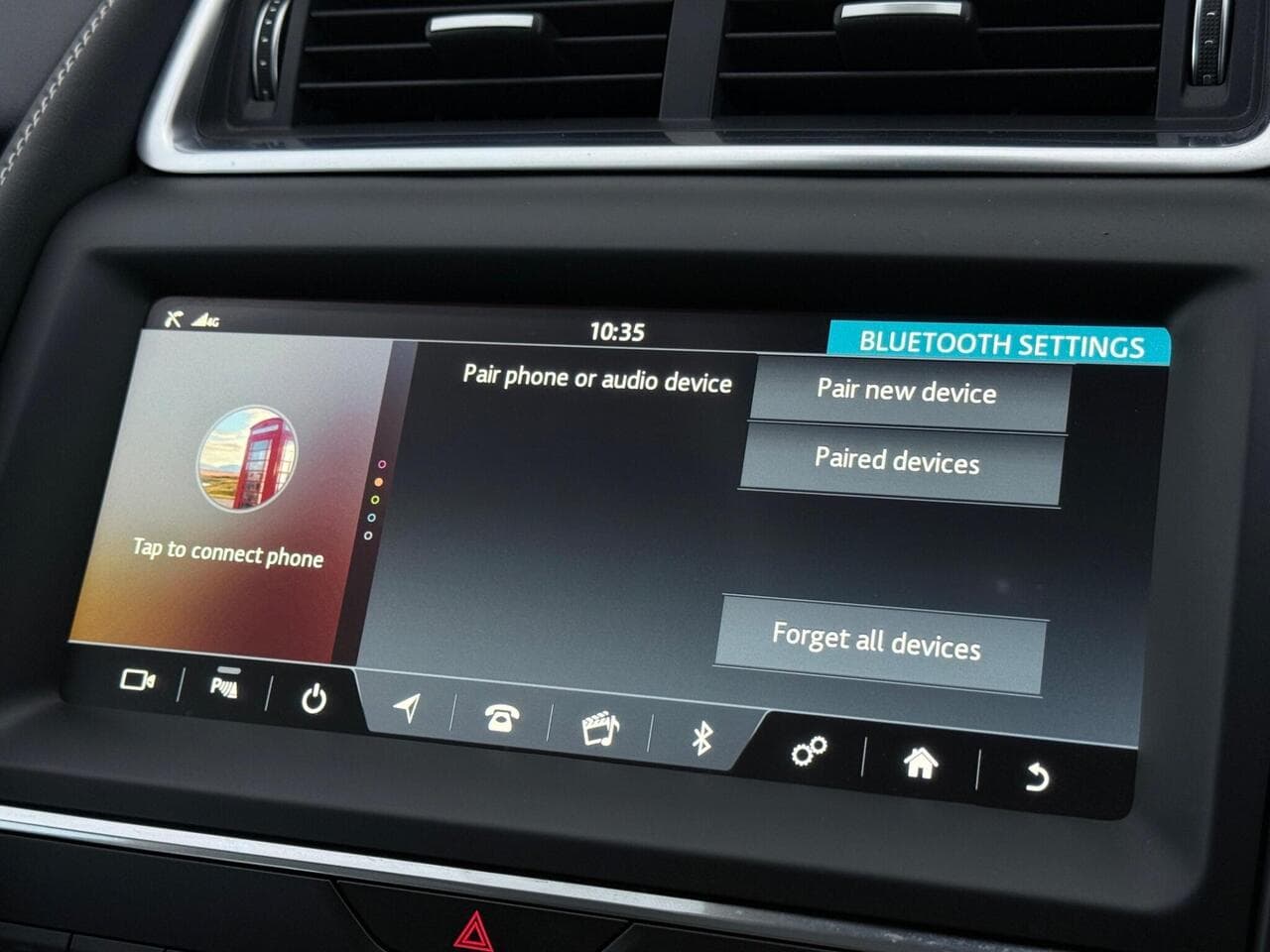 Jaguar E-PACE thumbnail Infotainment System