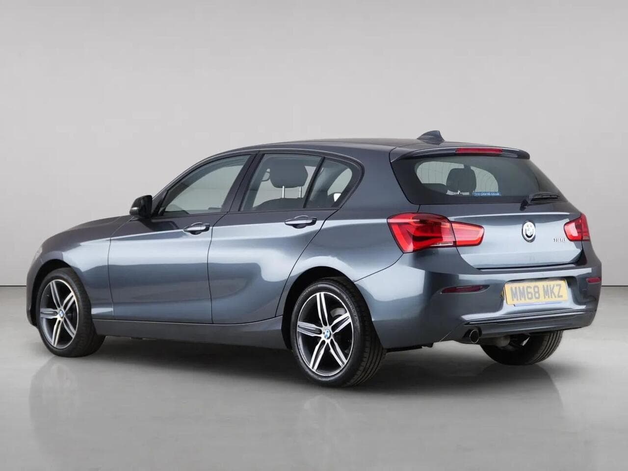 BMW 1 Series thumbnail Rear Left