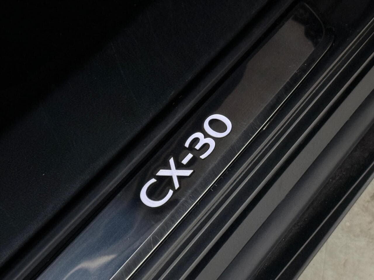 Mazda CX-30 thumbnail Badge Exterior