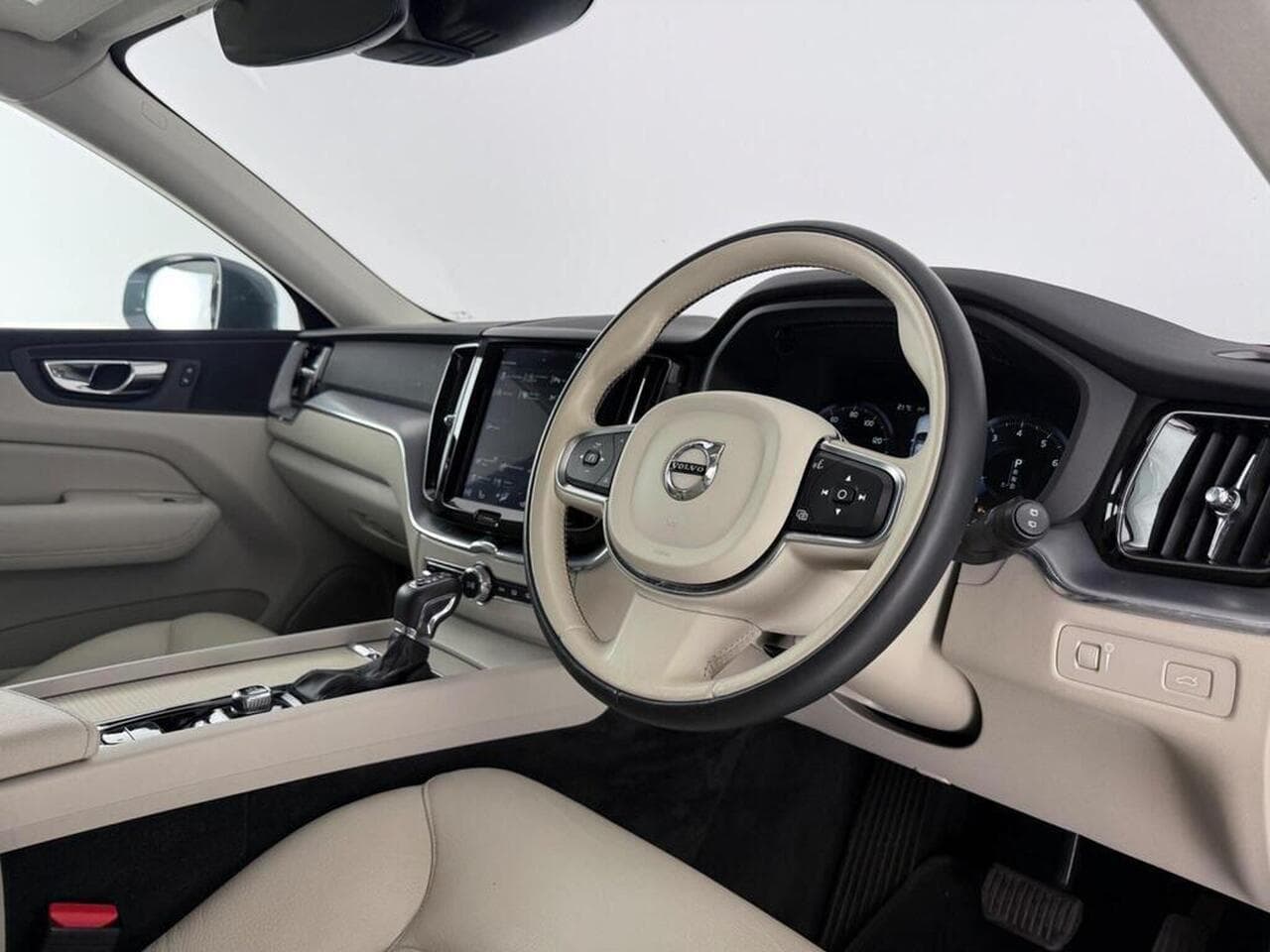 Volvo XC60 thumbnail Interior Front