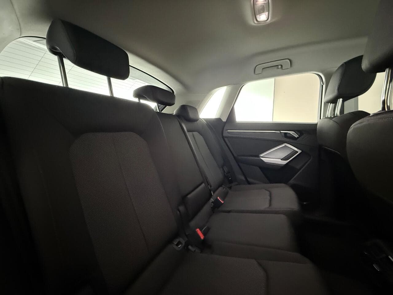 Audi Q3 thumbnail Seats Rear