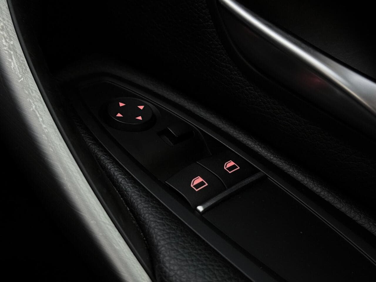 BMW 4 Series thumbnail Misc Controls