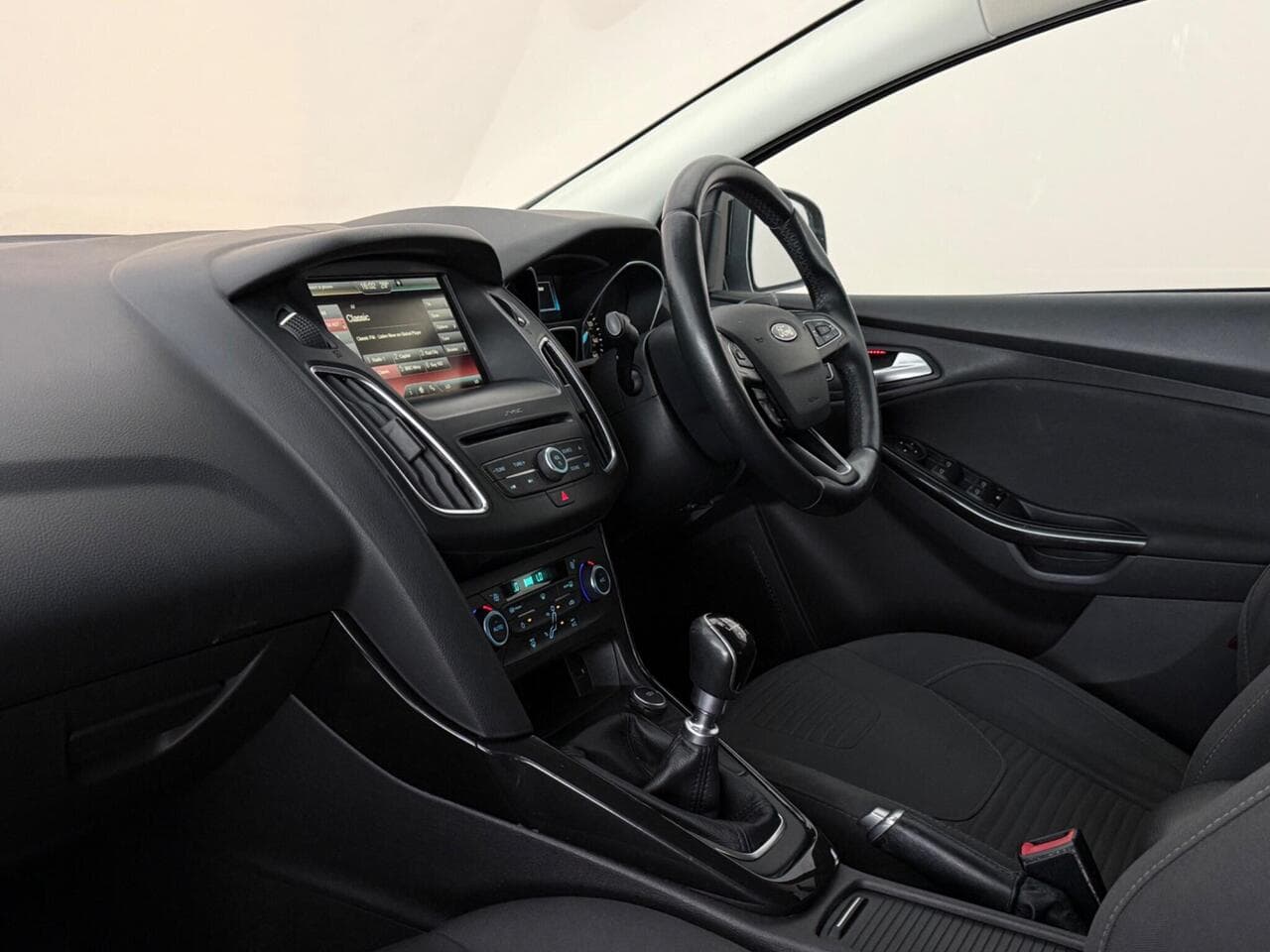 Ford Focus thumbnail Interior Front