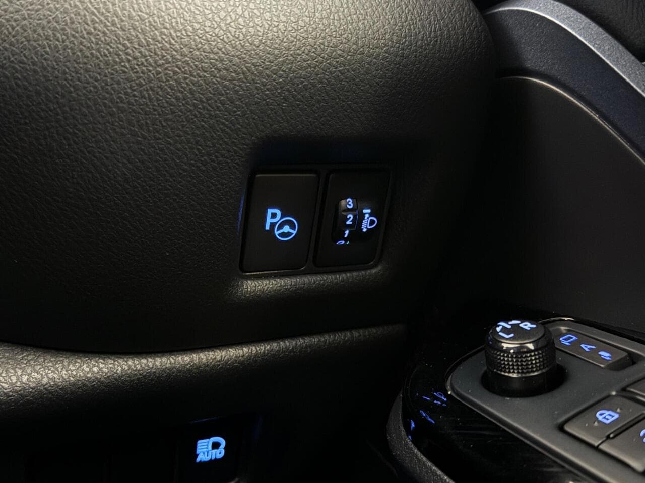 Toyota C-HR thumbnail Misc Controls