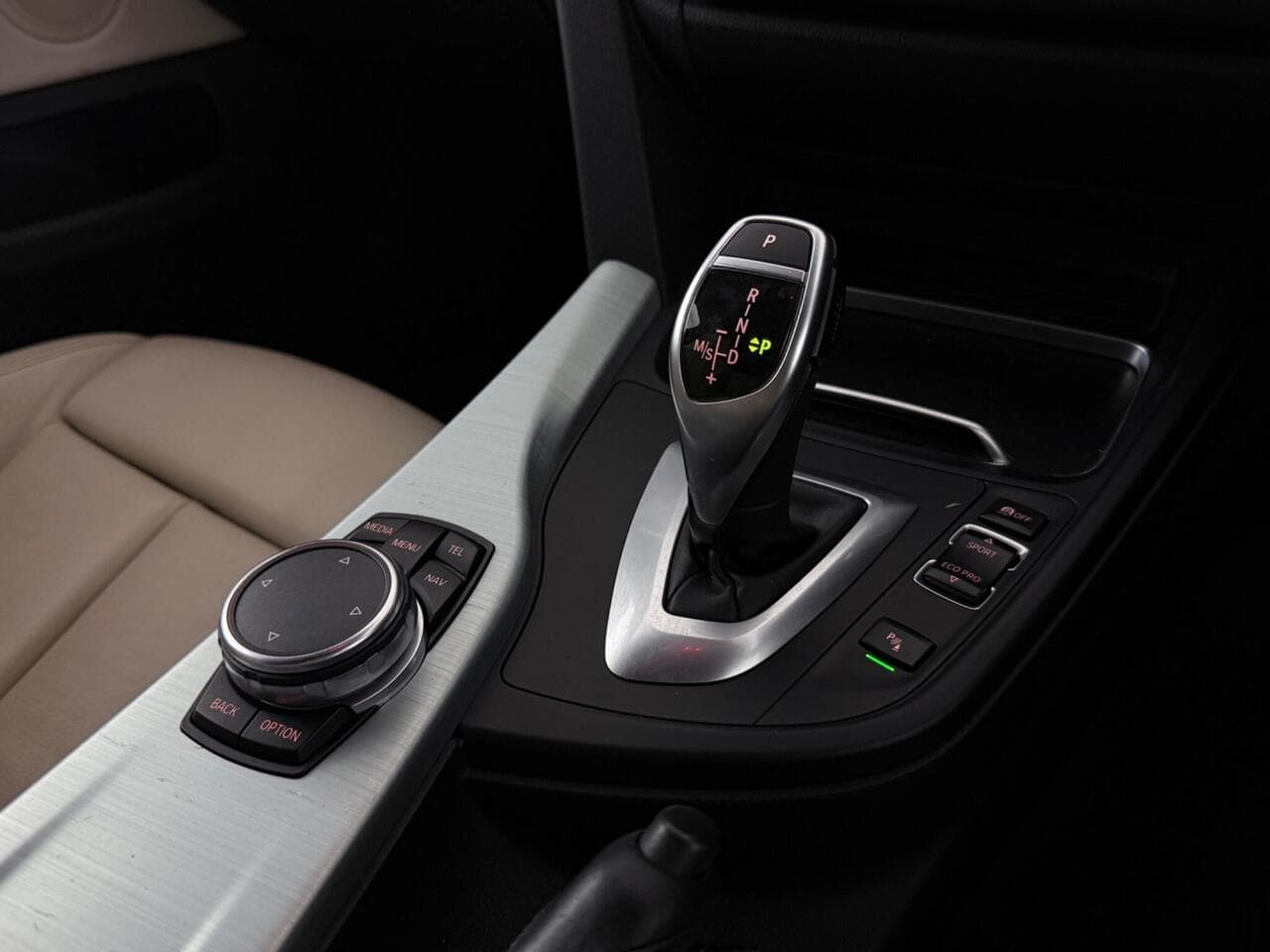 BMW 4 Series Gran Coupe thumbnail Interior Front