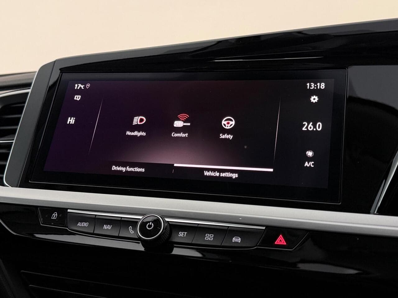 Vauxhall Grandland thumbnail Infotainment System