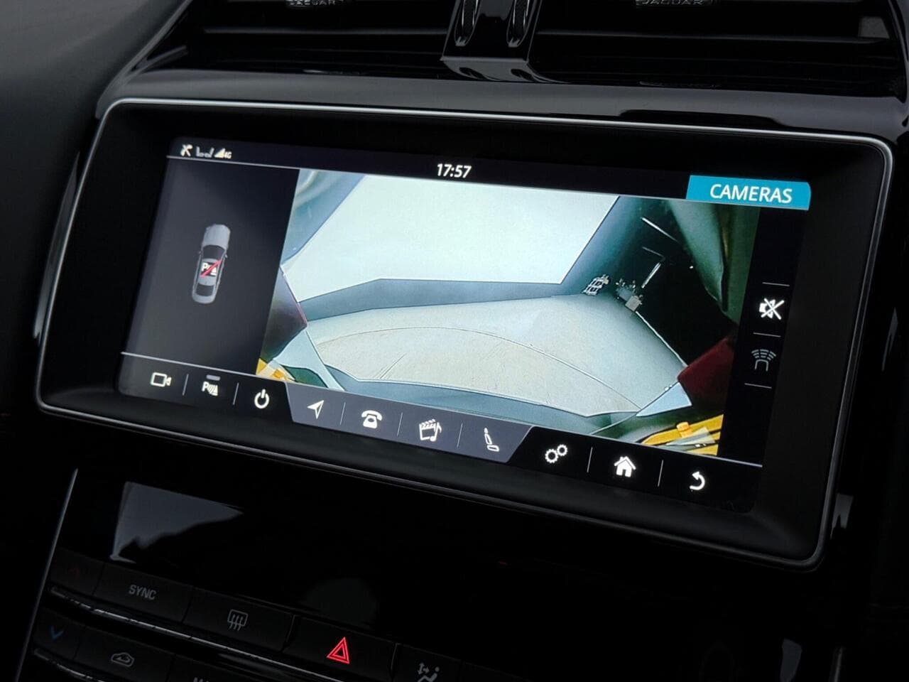 Jaguar XE thumbnail Infotainment System