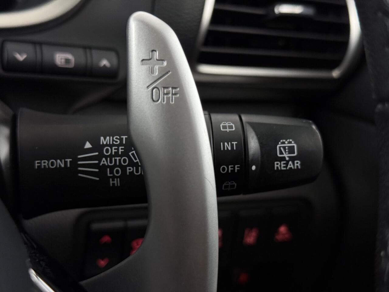 Mitsubishi Eclipse Cross thumbnail Misc Controls